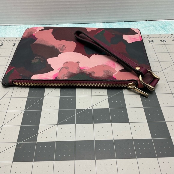 Floral Wristlet Clutch - Picture 6 of 6